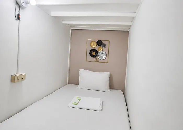Transient House Near Bgc & Sm Aura 膠囊旅館 马尼拉